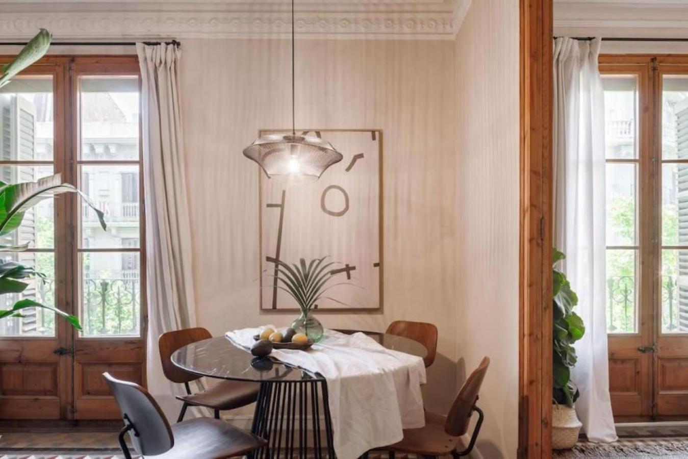 Apartamento Ulindi - 2 Bedroom With Balcony In Eixample Esquerra *