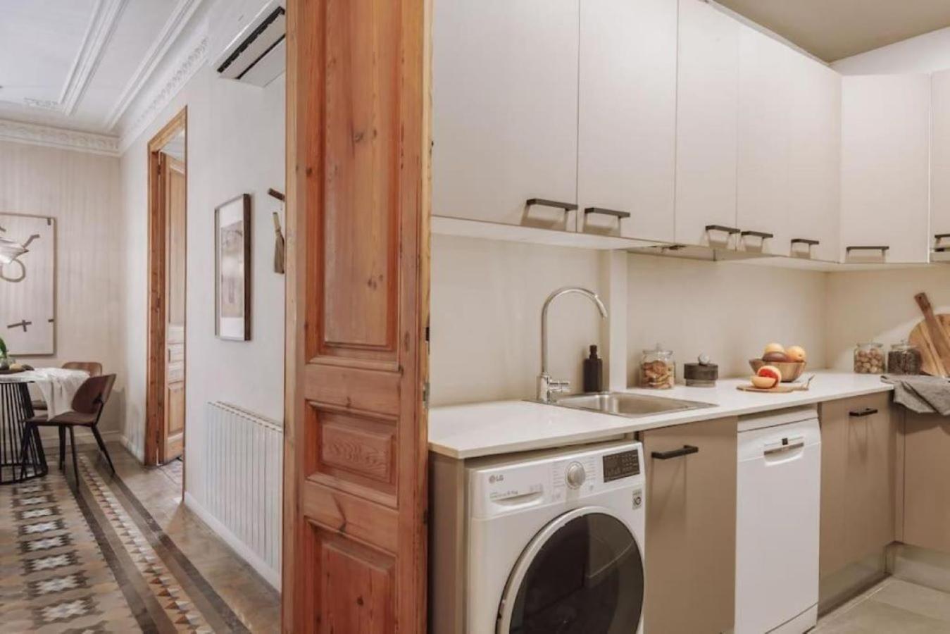 Apartamento Ulindi - 2 Bedroom With Balcony In Eixample Esquerra